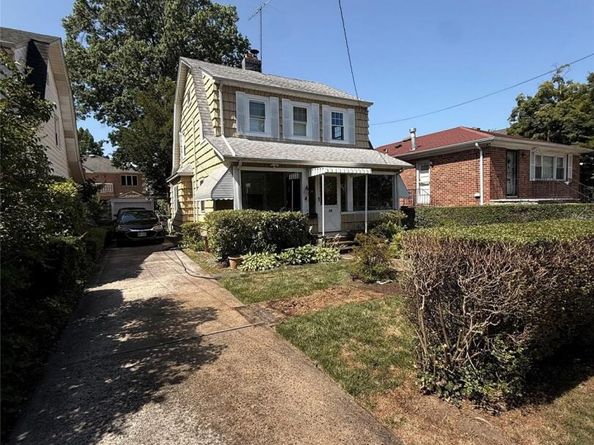 4112 Glenwood Street, Little Neck NY 11363