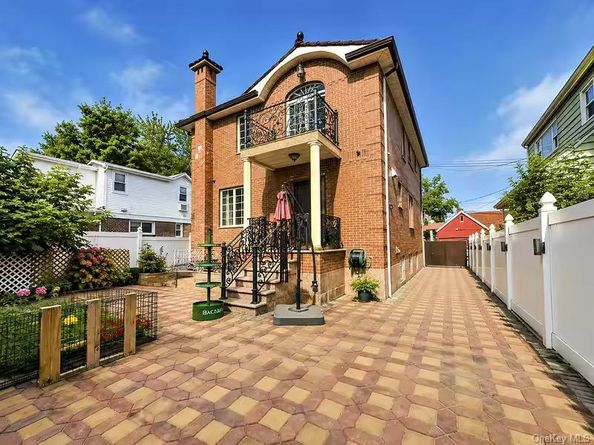 47-18 163RD Place, Flushing NY 11358