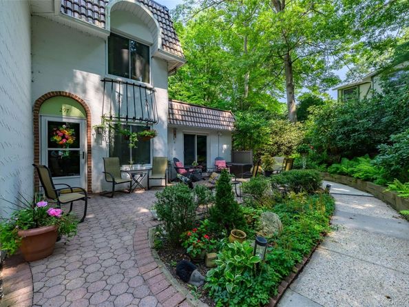 297 Brettonwoods Drive, Coram NY 11727