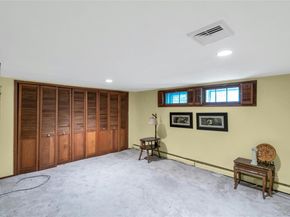 34 Aberdeen Road, Smithtown NY 11787
