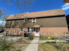 240-04 68th Avenue 31, Douglaston NY 11362