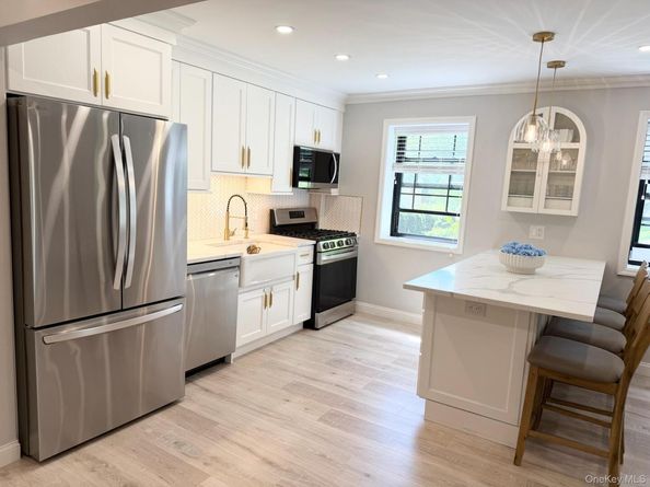 1271 California Road D3, Eastchester NY 10709