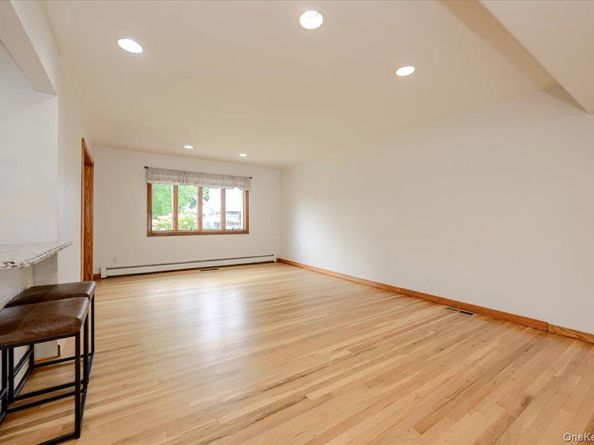 86 Edmore Lane, West Islip NY 11795
