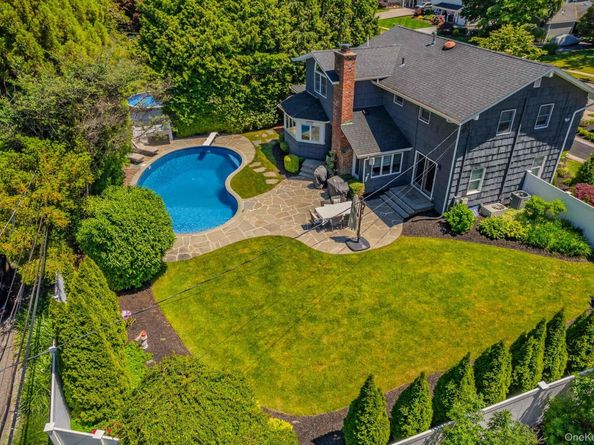 96 Eagle Lane, Hauppauge NY 11788