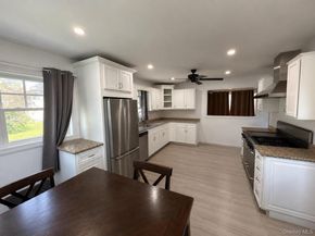5 Zane Court, Brentwood NY 11717