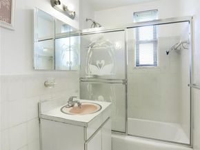 488 Ocean Parkway 3B, Brooklyn NY 11218