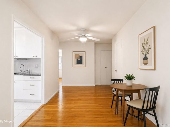 488 Ocean Parkway 3B, Brooklyn NY 11218