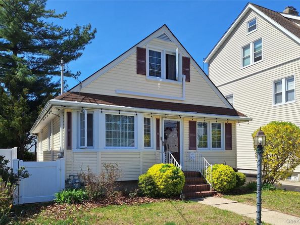 184 E Chester Street, Valley Stream NY 11580