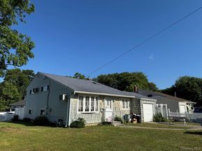 5 Lion Lane, North Babylon NY 11703