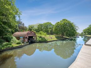 16 Union Avenue, Center Moriches NY 11934