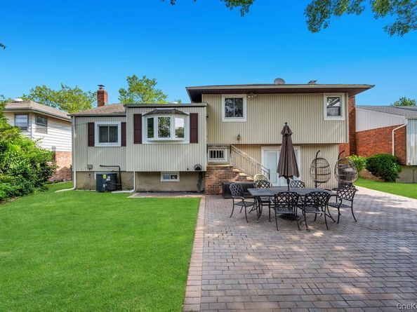 372 Hungry Harbor Road, Valley Stream NY 11581