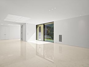 1 Foxwood Road, Great Neck NY 11024