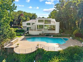 1 Foxwood Road, Great Neck NY 11024