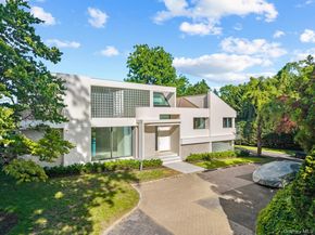 1 Foxwood Road, Great Neck NY 11024