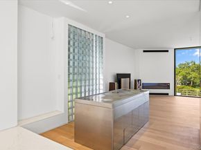 1 Foxwood Road, Great Neck NY 11024