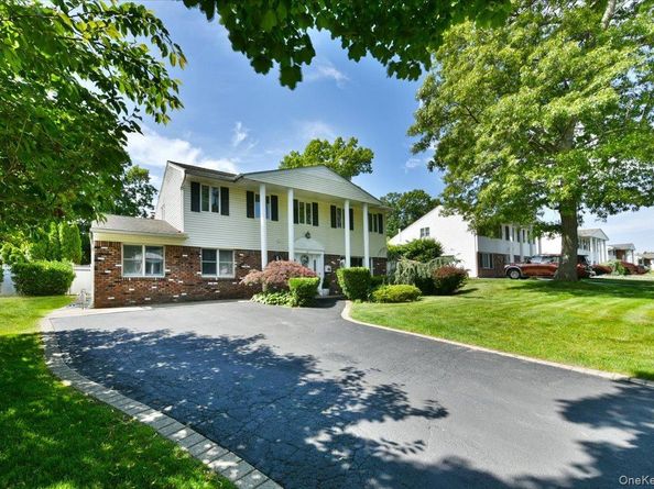 22 Chatham Road, Commack NY 11725