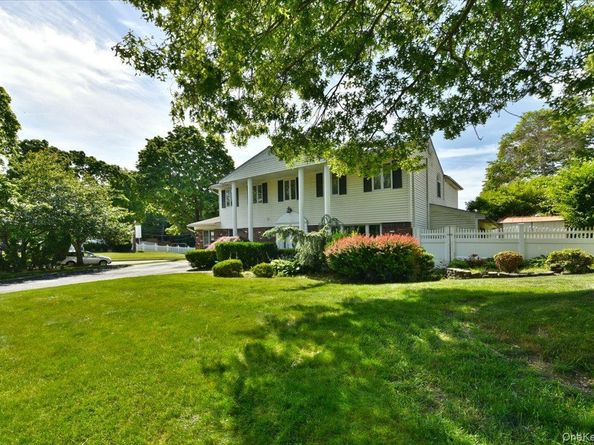 22 Chatham Road, Commack NY 11725