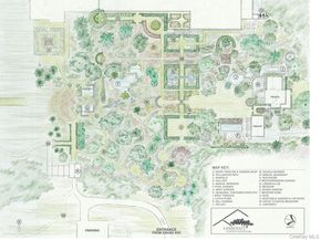 530 Woodcliff Drive, Mattituck NY 11952