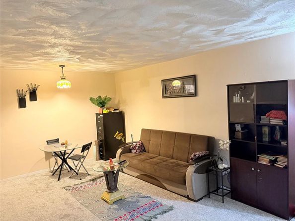 204-15 Foothill Avenue B44, Hollis NY 11423