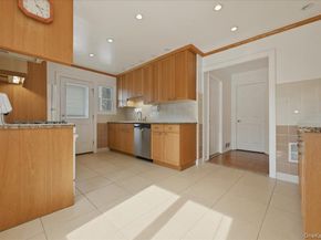 61 Hunter Lane, Hicksville NY 11801