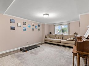 10 Peter Road, Hicksville NY 11801