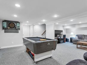 12 Pinewood Lane, New Hyde Park NY 11040