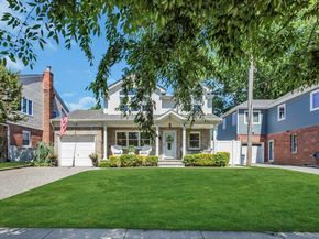 12 Pinewood Lane, New Hyde Park NY 11040