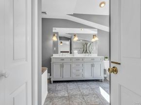 12 Pinewood Lane, New Hyde Park NY 11040