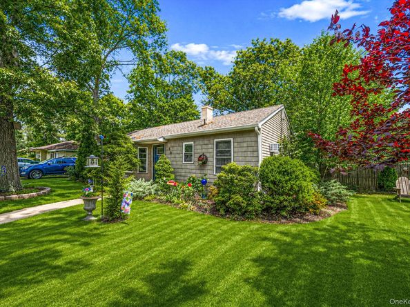 58 Royal Avenue, Flanders NY 11901