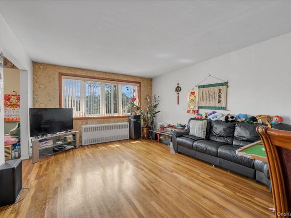 921 127th Street, College Point NY 11356