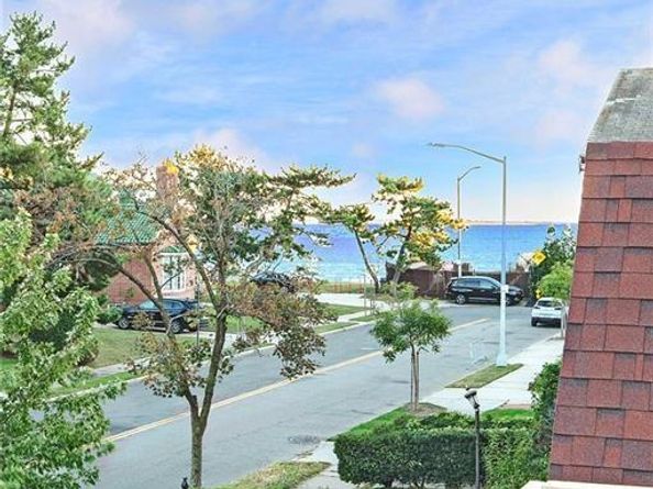 262 W End Avenue, Brooklyn NY 11235