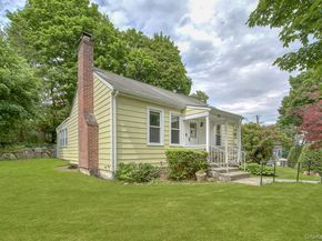 910 Linda Avenue, Thornwood NY 10594