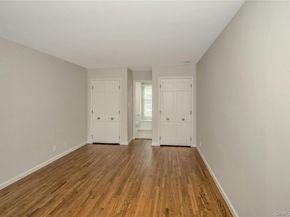 22 Duke Of Gloucest, Manhasset NY 11030