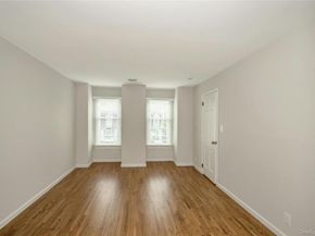 22 Duke Of Gloucest, Manhasset NY 11030