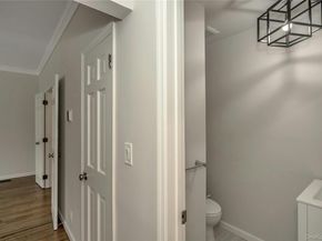 22 Duke Of Gloucest, Manhasset NY 11030
