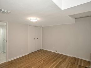 22 Duke Of Gloucest, Manhasset NY 11030