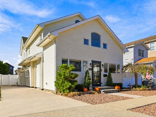 250 Arthur Street, Freeport NY 11520