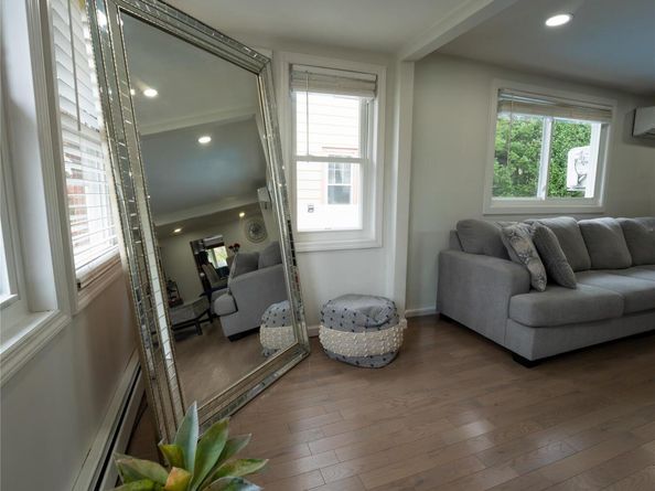 31 W Seaman Avenue, Freeport NY 11520