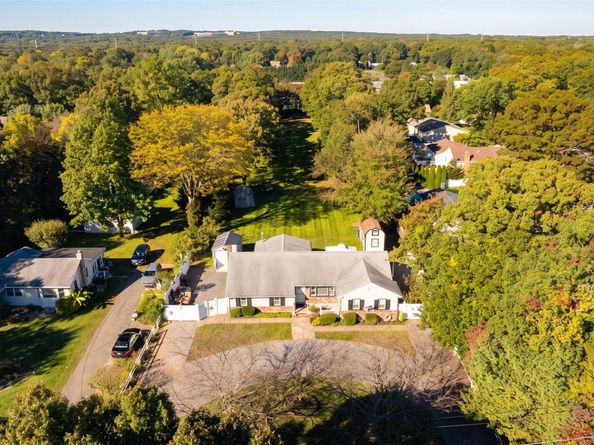 85 Robinson Avenue, Medford NY 11763