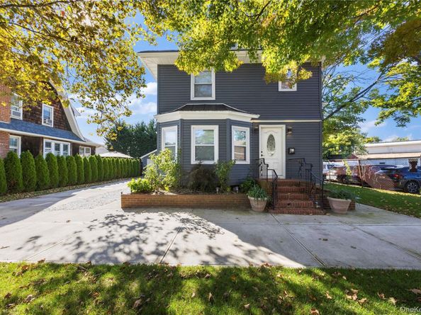 61 1st Street, East Rockaway NY 11518
