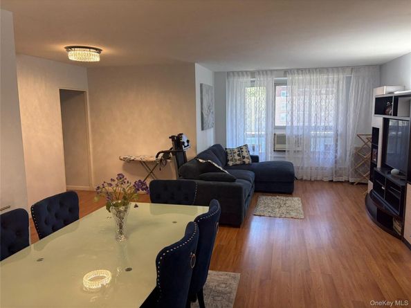 97-10 62nd Drive 5j, Rego Park NY 11374