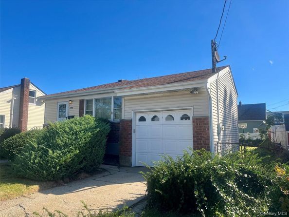 2449 S Seamans Neck Road, Seaford NY 11783