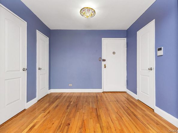 140-21 Burden Crescent 306, Briarwood NY 11435
