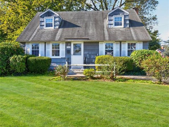 35 Ross Lane, East Norwich NY 11732