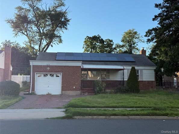798 Bauer Street, Elmont NY 11003