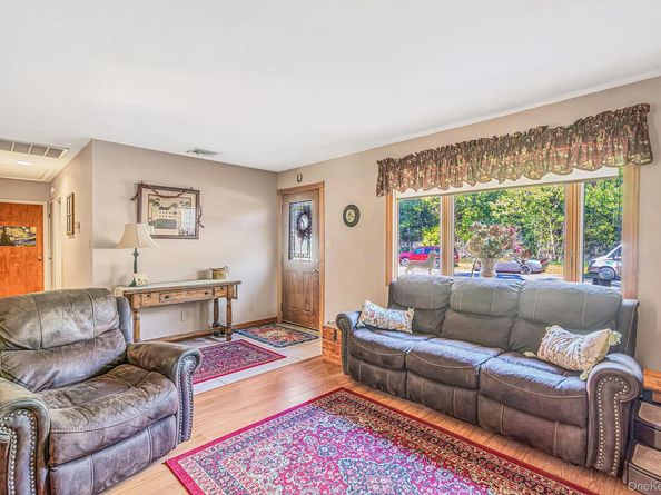 116 Avenue B, Holbrook NY 11741
