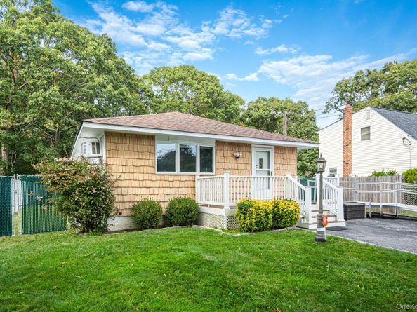 87 Somerset Avenue, Mastic NY 11950