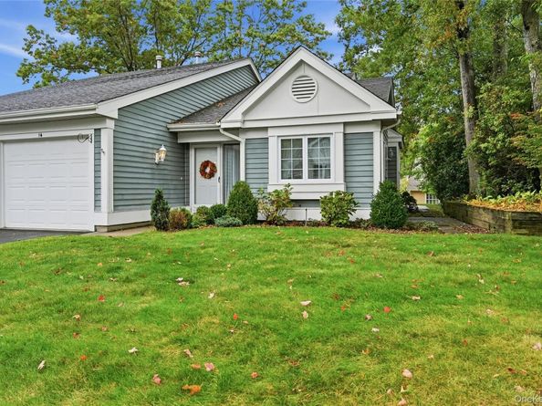 14 Flanders Court, Ridge NY 11961