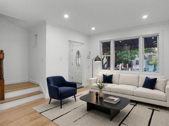 4135 Murdock Avenue, Bronx NY 10466