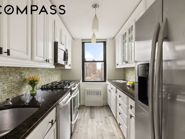 201 East 17th Street 23G, New York NY 10003